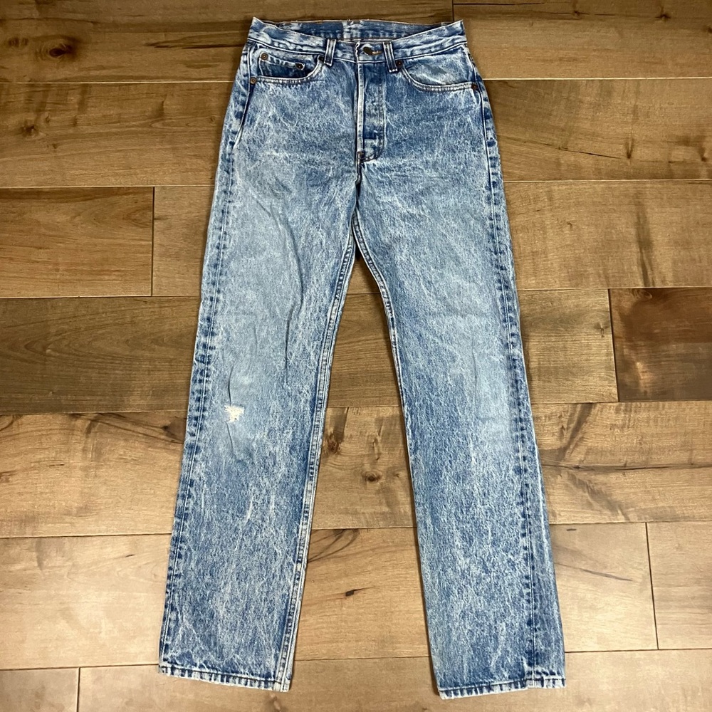 Vintage Levi’s Women’s 501 28x31 (tag 29x32) Light Wash Denim Jeans Button Fly